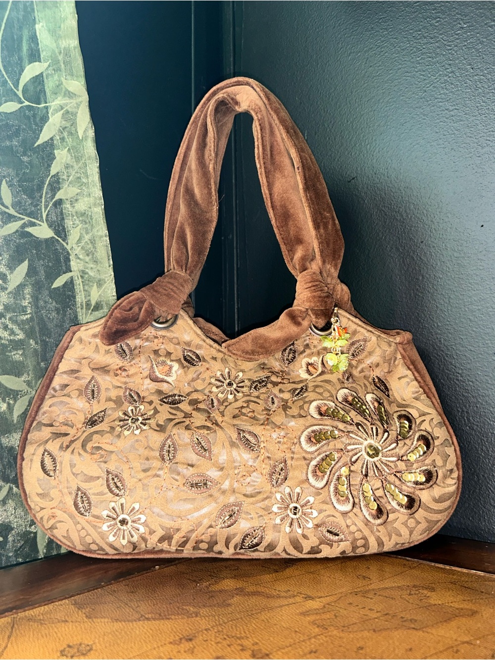 Brown Scala Floral Embroidered Velvet Handle Women's Shoulder Bag